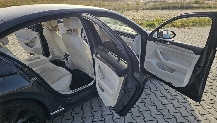 Volkswagen Passat cena 62000 przebieg: 167350, rok produkcji 2015 z Legionowo małe 92